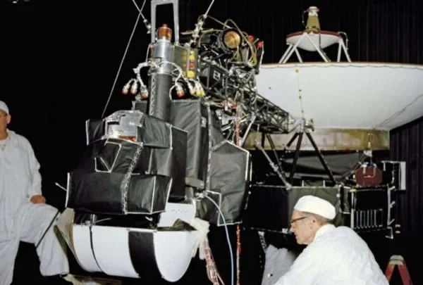 Voyager 2: NASA Atualiza Sonda Icônica e Aumenta Sua Longevidade